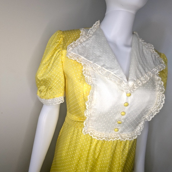 VINTAGE 1960s Long Yellow Pot-a-dot Collar Dress - Picture 4 of 9